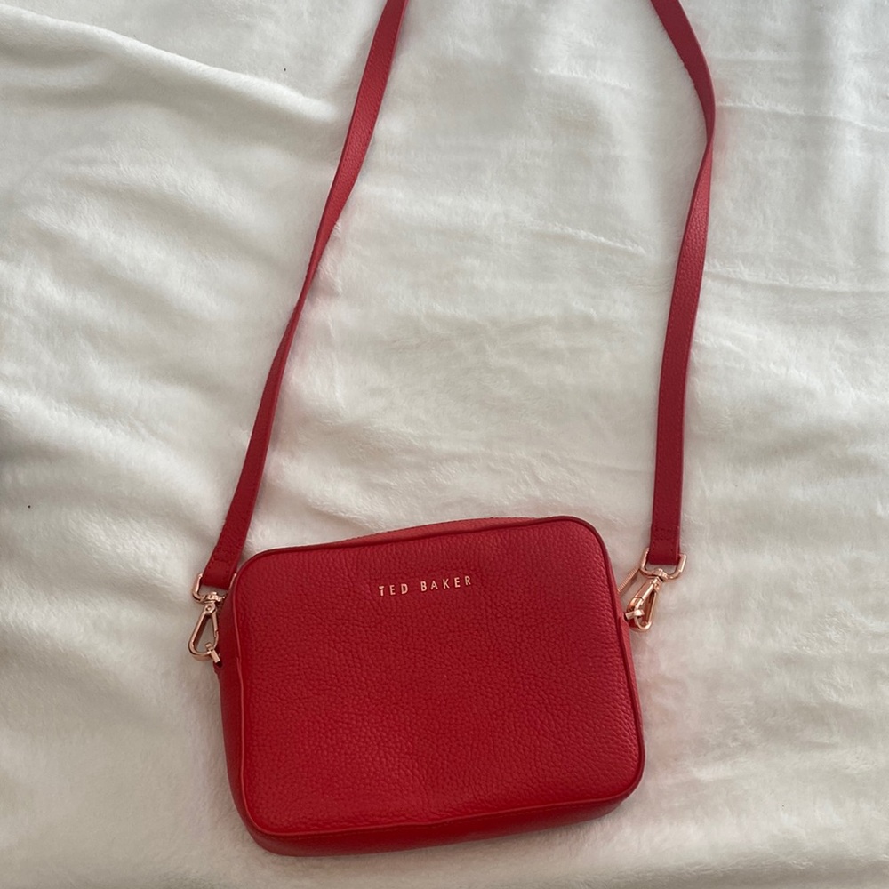 TED BAKER red cross body purse💌